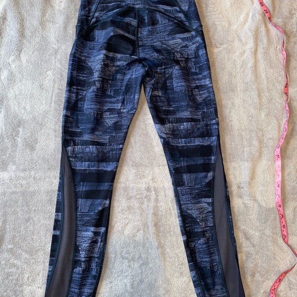 *SOLD* Lululemon Leggings 6 - Picture 2 of 9